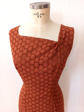 Carica l&#39;immagine nel visualizzatore di Gallery, 1960s - Stunning Brown Cotton Bolero Dress - W28 (72cm)
