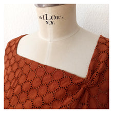 Carica l&#39;immagine nel visualizzatore di Gallery, 1960s - Stunning Brown Cotton Bolero Dress - W28 (72cm)
