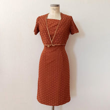 Carica l&#39;immagine nel visualizzatore di Gallery, 1960s - Stunning Brown Cotton Bolero Dress - W28 (72cm)
