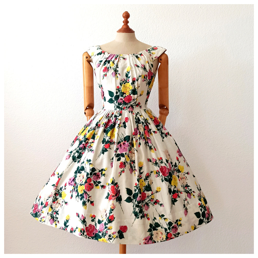 1950s - Lovely French Floral Print Cotton Dress - W25 (64cm)