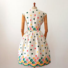 Carica l&#39;immagine nel visualizzatore di Gallery, 1950s 1960s - Fabulous Colorful Bubbles Dress - W30 (76cm)
