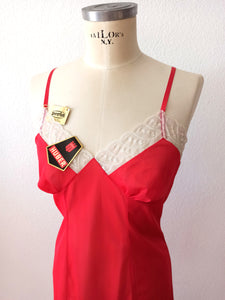1950s - HUBER, Germany - Deadstock Gorgeous Red Nylon Lace Negligee - Sz.44