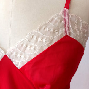 1950s - HUBER, Germany - Deadstock Gorgeous Red Nylon Lace Negligee - Sz.44