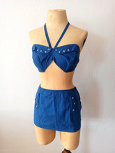 Laden Sie das Bild in den Galerie-Viewer, 1950s - J. DEBLED, France - Fabulous Stars Cotton Bikini - W27 (68cm)
