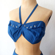 Laden Sie das Bild in den Galerie-Viewer, 1950s - J. DEBLED, France - Fabulous Stars Cotton Bikini - W27 (68cm)
