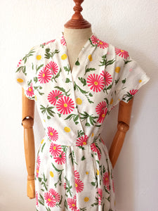 1940s - JOSSELYNE, Paris - Adorable Floral Rayon Dress - W27 (68cm)