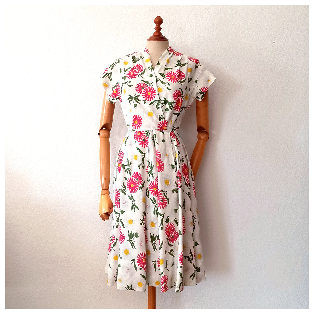 1940s - JOSSELYNE, Paris - Adorable Floral Rayon Dress - W27 (68cm)