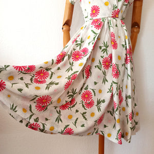 1940s - JOSSELYNE, Paris - Adorable Floral Rayon Dress - W27 (68cm)