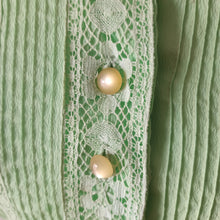 Cargar imagen en el visor de la galería, 1950s - CAROL BRENT, USA - Adorable Apple Green Dress - W30 (76cm)
