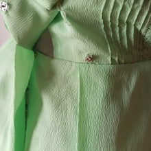 Cargar imagen en el visor de la galería, 1950s - CAROL BRENT, USA - Adorable Apple Green Dress - W30 (76cm)
