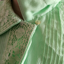 Cargar imagen en el visor de la galería, 1950s - CAROL BRENT, USA - Adorable Apple Green Dress - W30 (76cm)
