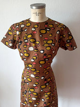 Charger l&#39;image dans la galerie, 1960s - Stunning Abstract Dress - W34 (86cm)
