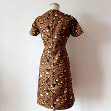 Charger l&#39;image dans la galerie, 1960s - Stunning Abstract Dress - W34 (86cm)
