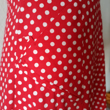 Laden Sie das Bild in den Galerie-Viewer, 1940s - Adorable Red Dots Pockets Cotton Dress - W27.5 (70cm)
