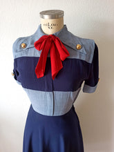 Cargar imagen en el visor de la galería, 1940s - Gorgeous Lilac Blue Gabardine Rayon Dress - W26 (66cm)
