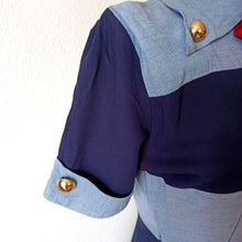 Laden Sie das Bild in den Galerie-Viewer, 1940s - Gorgeous Lilac Blue Gabardine Rayon Dress - W26 (66cm)
