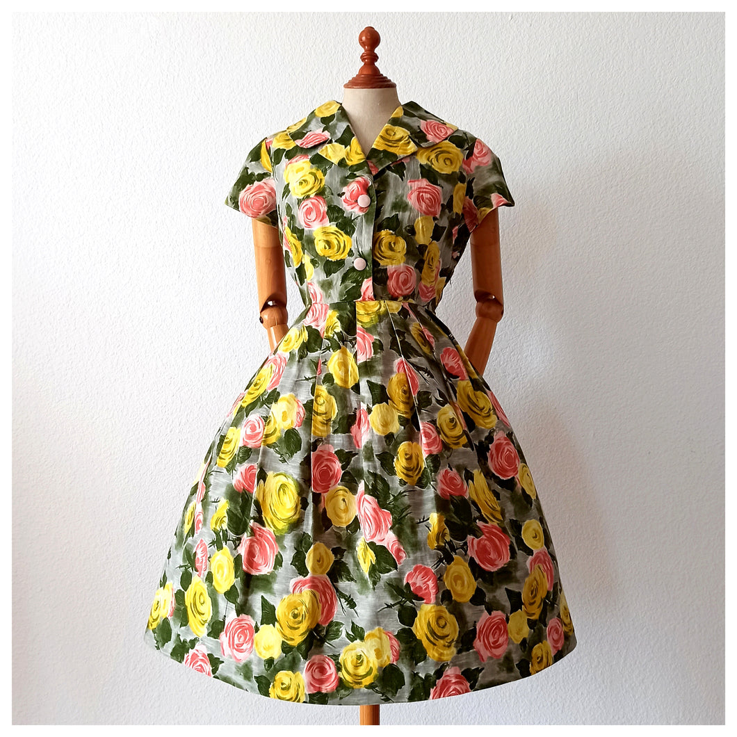 1950s - MAJESTÉ, France - Stunning Roseprint Dress - W28 (72cm)