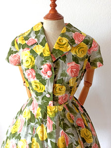 1950s - MAJESTÉ, France - Stunning Roseprint Dress - W28 (72cm)