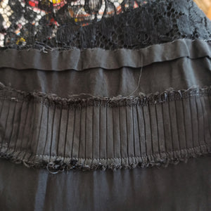 1950s - Exquisite Black Lace Night Dress - W27.5 (70cm)