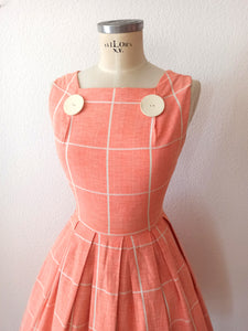 1950s - Adorable Massive Buttons Salmon Bolero Dress - W27.5 (70cm)