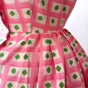 1950s 1960s - Adorable Green Diamonds Cotton Dress - W27/28 (68/70cm)