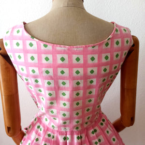 1950s 1960s - Adorable Green Diamonds Cotton Dress - W27/28 (68/70cm)