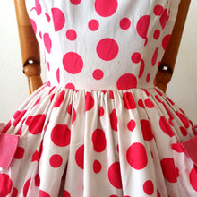 Carica l&#39;immagine nel visualizzatore di Gallery, 1950s 1960s - Fabulous Pink Dots Pockets Dress - W27 (68cm)
