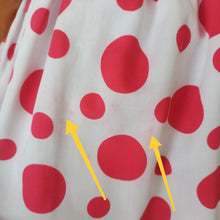 Carica l&#39;immagine nel visualizzatore di Gallery, 1950s 1960s - Fabulous Pink Dots Pockets Dress - W27 (68cm)
