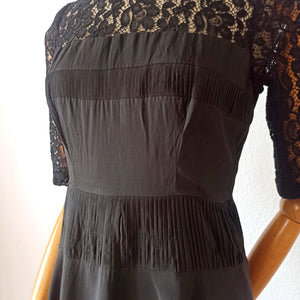 1950s - Exquisite Black Lace Night Dress - W27.5 (70cm)