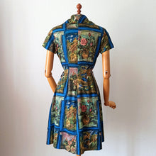 Laden Sie das Bild in den Galerie-Viewer, 1960s - Gorgeous Novelty Paintings Cotton Dress - W29 (74cm)
