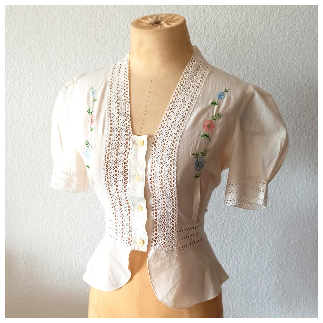 1970s does 1940s - Beautiful Embroidery Cotton Blouse - W26 (66cm)