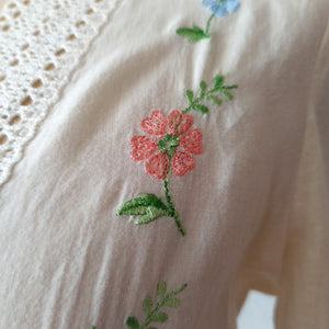 1970s does 1940s - Beautiful Embroidery Cotton Blouse - W26 (66cm)