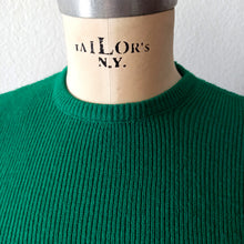 Cargar imagen en el visor de la galería, 1960s - Green Knit Top
