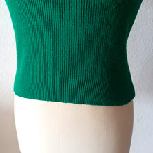 Load image into Gallery viewer, 1960s - Green Knit Top
