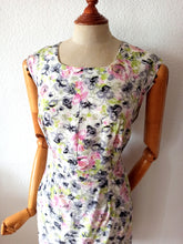 Load image into Gallery viewer, 1950s 1960s - Gorgeous Roseprint Rayon Dress - W42 (106cm)
