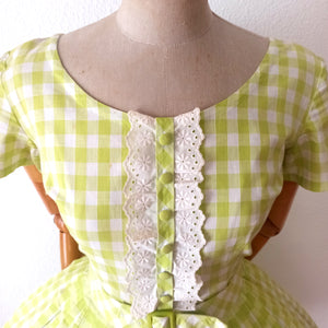 1950s  - Adorable Green Checked Belted Dress  - W27.5 (70cm)