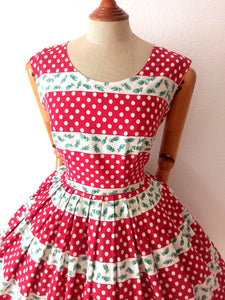 1950s  - Exquisite Floral Dotted Red Cotton Dress  - W28.5 (72cm)