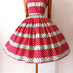 1950s  - Exquisite Floral Dotted Red Cotton Dress  - W28.5 (72cm)