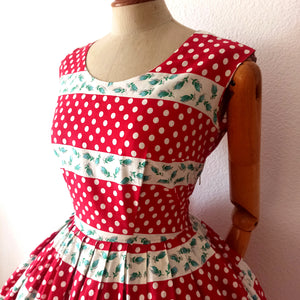 1950s  - Exquisite Floral Dotted Red Cotton Dress  - W28.5 (72cm)