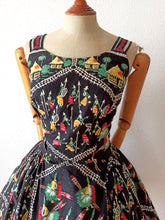 Load image into Gallery viewer, 1950s  - FRANCE - Stunning Novelty Print Dress  - W31 (78cm)
