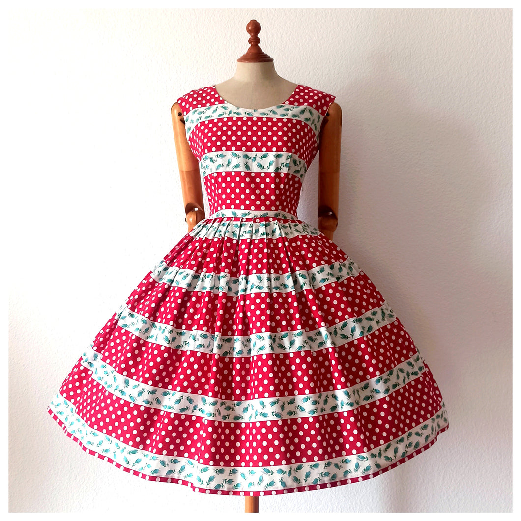 1950s  - Exquisite Floral Dotted Red Cotton Dress  - W28.5 (72cm)