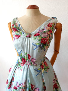 1950s - Outstanding Beauty Floral Bouquets Dress - W26 (66cm)