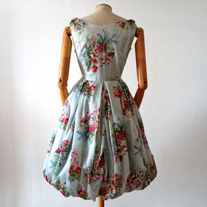 1950s - Outstanding Beauty Floral Bouquets Dress - W26 (66cm)