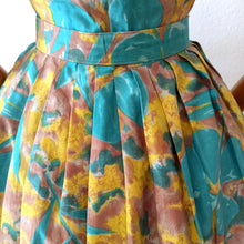 Charger l&#39;image dans la galerie, 1950s - BOUSSAC de PARIS, France - Stunning Cotton Dress - W29 (74cm)
