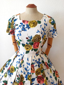 1950s - WÜNDISCH, Germany - Stunning Roseprint Dress - W28 (70cm)