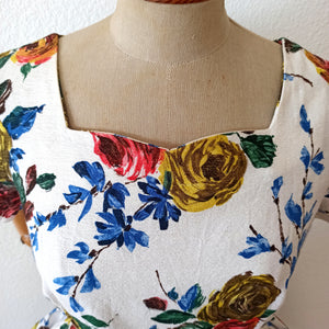 1950s - WÜNDISCH, Germany - Stunning Roseprint Dress - W28 (70cm)