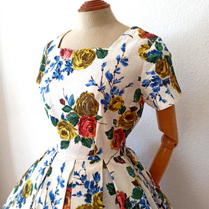 1950s - WÜNDISCH, Germany - Stunning Roseprint Dress - W28 (70cm)