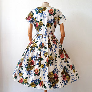 1950s - WÜNDISCH, Germany - Stunning Roseprint Dress - W28 (70cm)