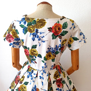 1950s - WÜNDISCH, Germany - Stunning Roseprint Dress - W28 (70cm)