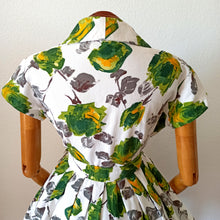 Charger l&#39;image dans la galerie, 1950s - FONTANOR, Belgium - Fabulous Roseprint Dress - W30 (76cm)
